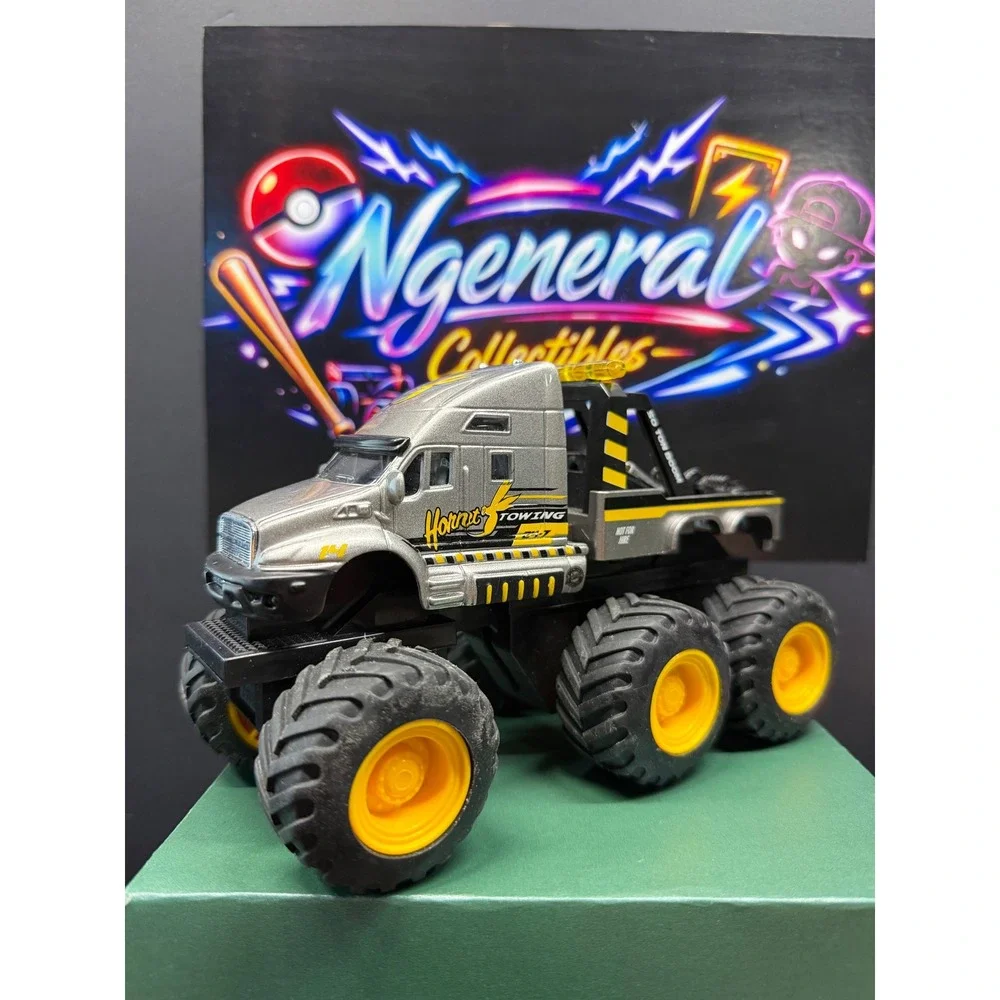 Maisto Hornet Towing 6-Wheel Monster Truck Silver Yellow 20 Ton Boom Wrecker Toy